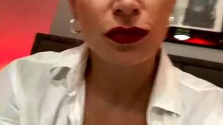 ava_austen hot babe jerking off her cunt