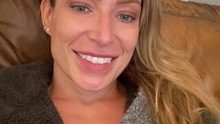 ava_austen Hot chick