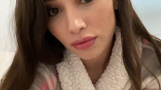 arialeexxx babe fucks both holes