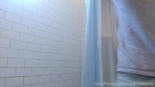 Reena young beauty seduces the virgin body