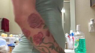 rosetta lustful bitch demonstrates shaved holes