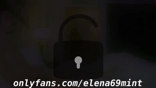 snack_time69 tempting chick fingering pussy