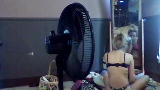 rybear69 charming babe poses nude in front of the webcam