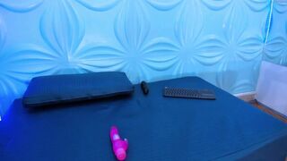 mia_smith13 Busty female