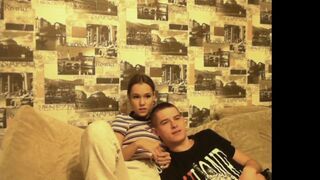 rasta_streeet showing her butt