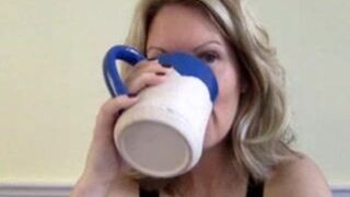 rachaelb chubby bitch spreading lips sex and introduced the cap to sex toy