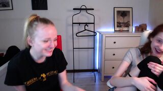 purplebeawer dark haired babe masturbates pussy with vibrator