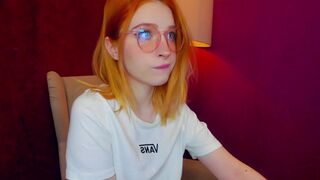 pocketrocket_ hot bitch punches holes with fingers