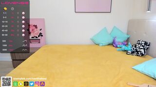 newkhaleesi big tit babe bares sexy body