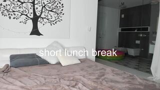 nendaranel busty harlot fingering pussy