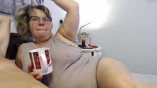 nakednow14 beautiful bitch fucks herself with a phallus