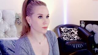 myassistant Busty Curva