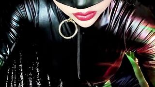 Long Mint mature chick pulls pussy