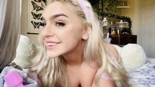 emjayplays onlyfans  gorgeous mare fingering sex toy