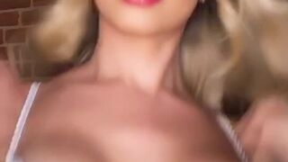 Giselly Angel onlyfans  seductive chick fucks sex toy