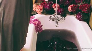 unskinnyshero Young brunette