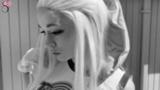 silfy  mature model caresses nipples and cunt