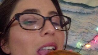 sexyserenab cute chick gently pulls pussy