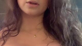 Lolo Savo sexy shorts