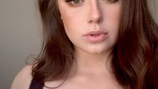 Lolo Savo cute girl masturbates cunt at the wheel