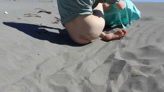 Jennifer Storm cute bitch fucks pussy with sex toy