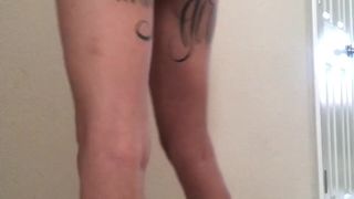 kinkyjasmine gorgeous babe fucks her shaved pussy