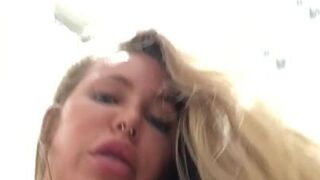 xnicoleanistonx   02 april 2020