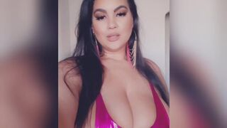 buttercream19 gorgeous busty pussy masturbates