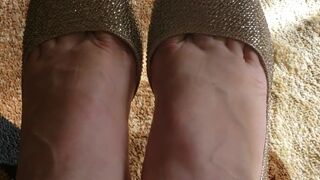 bee_naia  jerking whore on the background of new york