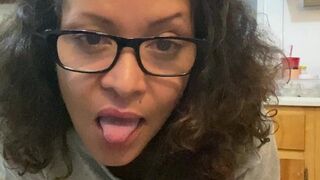 annamariawny masturbates the cap behind the cash register