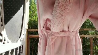 abrattypixie the chick measures beautiful outfits.