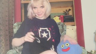 ladyluvlivy luxurious babe fucks pussy relish