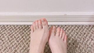 itsfay a cool lady is dancing a striptease slowly