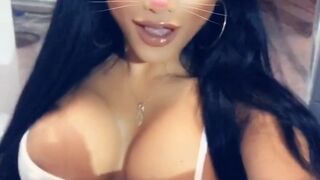 cjmiles onlyfans busty babe twirls big ass