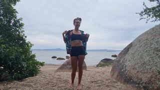 anarothbardreal adult mare jerks both holes with fingers