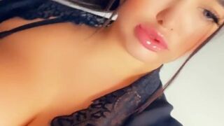 roxnour onlyfans Slutty brunette