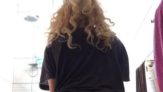 kelanifox spectacular slut strokes her clit