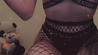 merksucks onlyfans lustful babe pulls on the couch