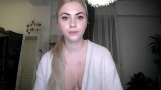 vivianishere onlyfans cute bitch fucks pussy with phallus