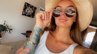 evelynuncovered onlyfans mature slut jerking juicy pussy