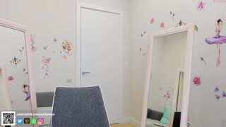 onlyoops bitch in stockings tightly hammering herself with a bottle