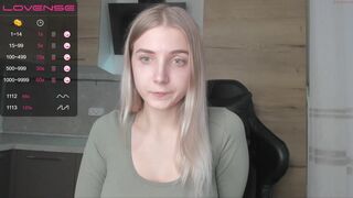 oh_honey_ charming slut is naughty with a vibrator