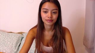 nina_agdal fucks herself in pussy