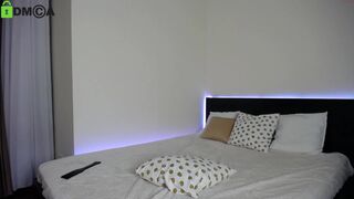 nika_lodge tasty slut naughty with a vibrator