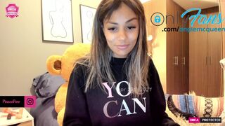 angie_mcqueen busty hottie fucks handjob cunt