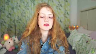 x__rose__x gorgeous female masturbates vagina