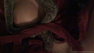 Mia Isabella dark haired babe masturbates pussy with vibrator