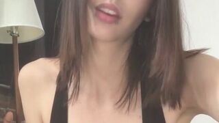 Chloe Night  public