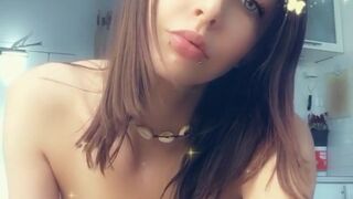 Chloe Night  Cute chicks