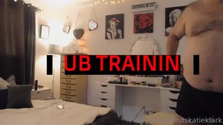 tskatieklark cute girl shows sexy body